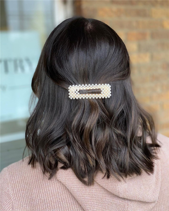 hairclip;hairstyles