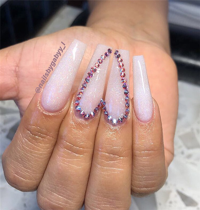 Coffin nails;nailstrend;2020nails;nailscolor