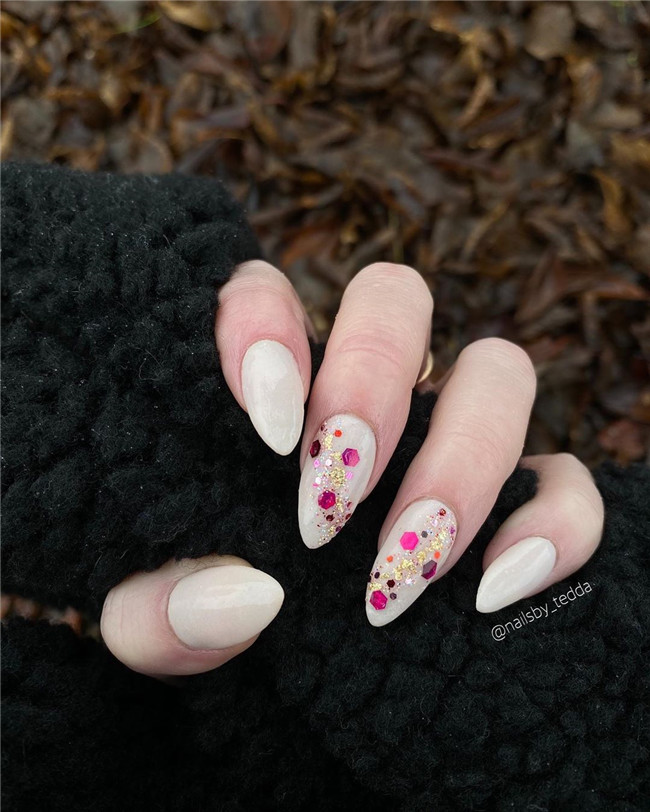 almondnails;acrylicnails;nailtrend