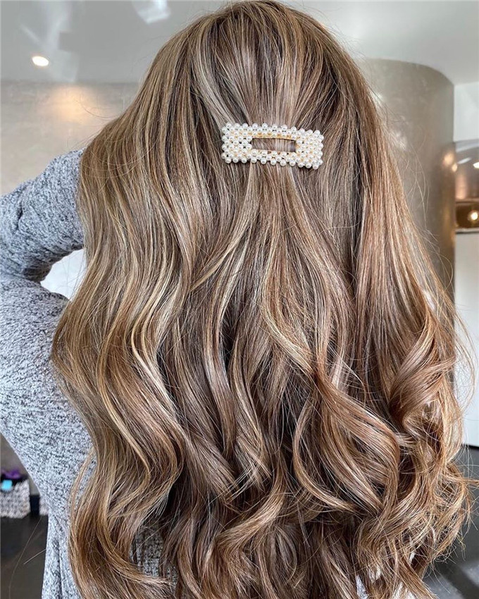hairclip;hairstyles