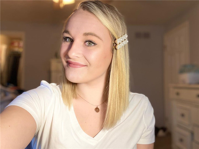 hairclip;hairstyles