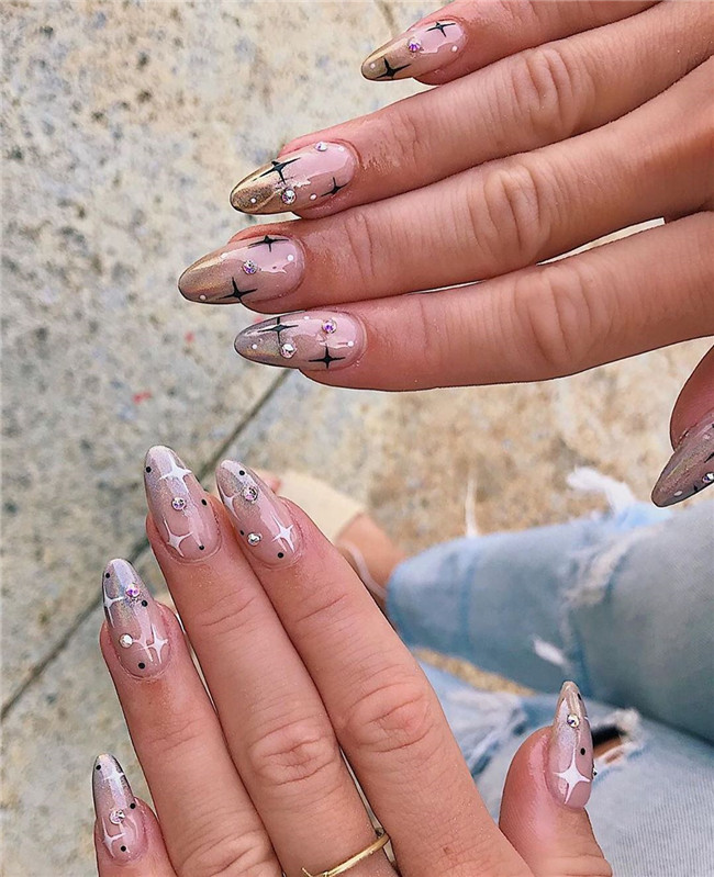 almondnails;acrylicnails;nailtrend