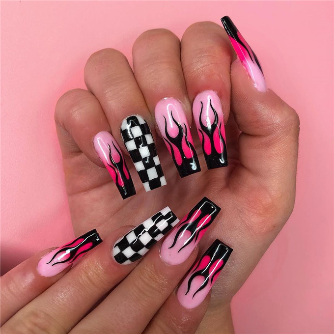 Coffin nails;nailstrend;2020nails;nailscolor