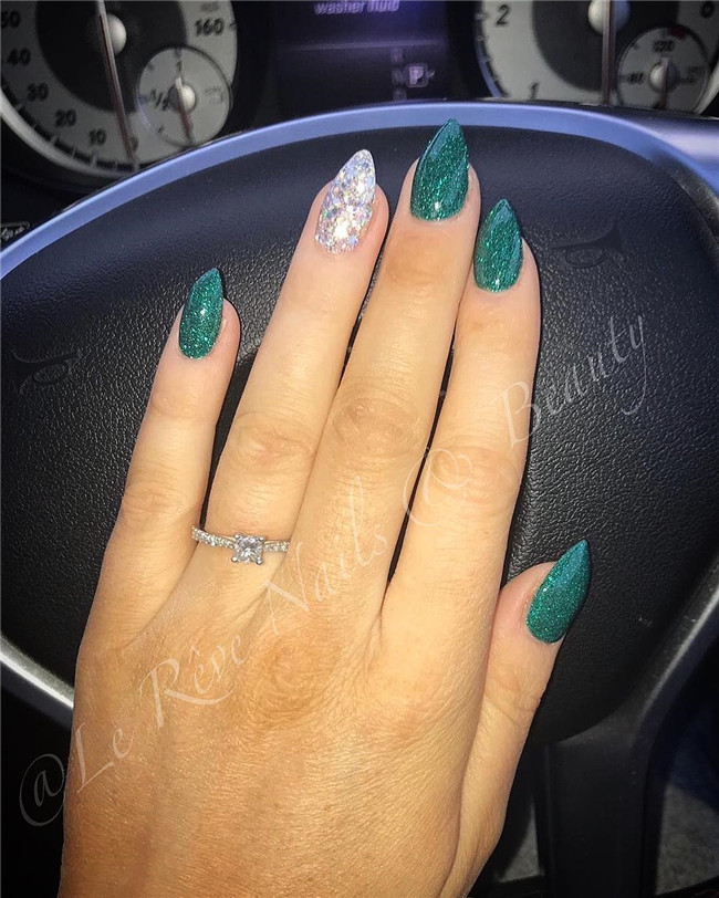 emeraldgreennails;nailtrend