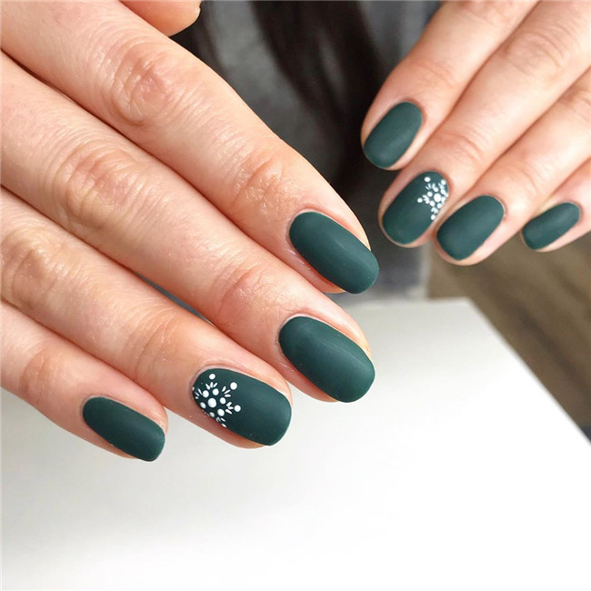 emeraldgreennails;nailtrend