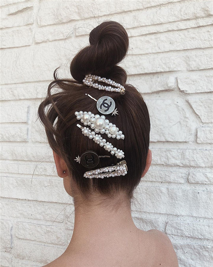 hairclip;hairstyles