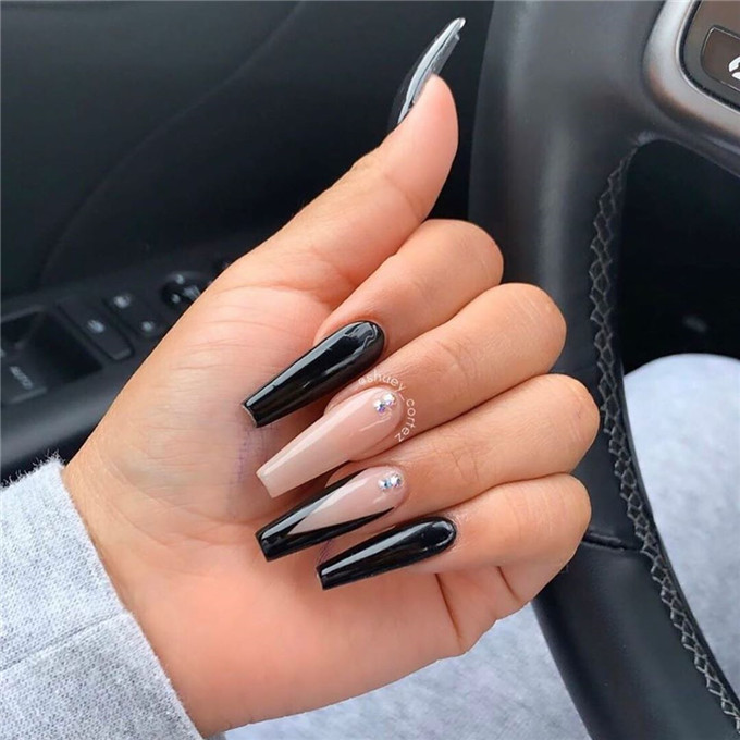 #coffinnails#2020nails#acrylicnails#gelnails#nailscolor