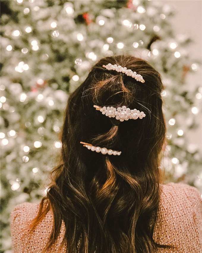 hairclip;hairstyles