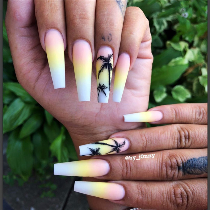 Coffin nails;nailstrend;2020nails;nailscolor