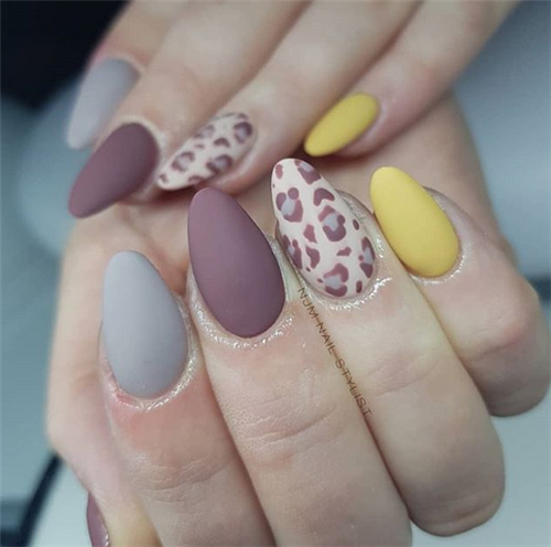 33 Outstanding Acrylic Fall Nails Art Designs For You