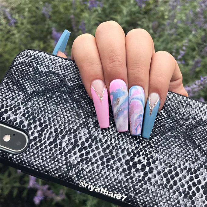 Coffin nails;nailstrend;2020nails;nailscolor