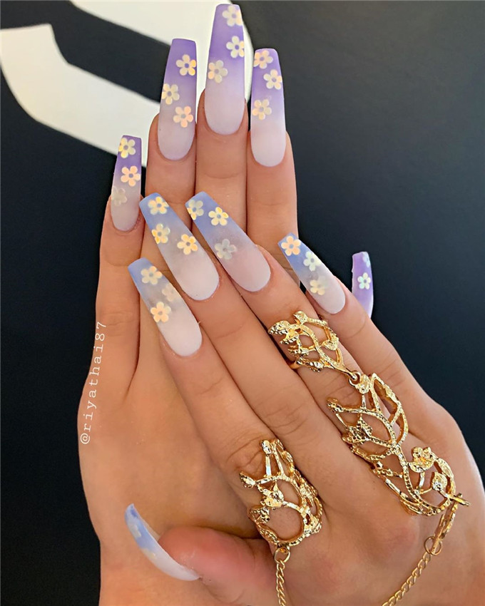 Coffin nails;nailstrend;2020nails;nailscolor