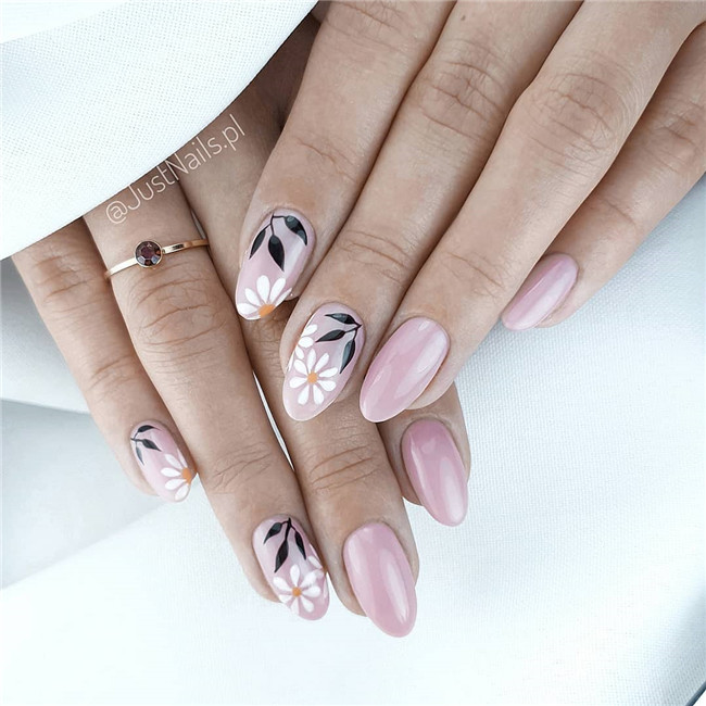 almondnails;acrylicnails;nailtrend