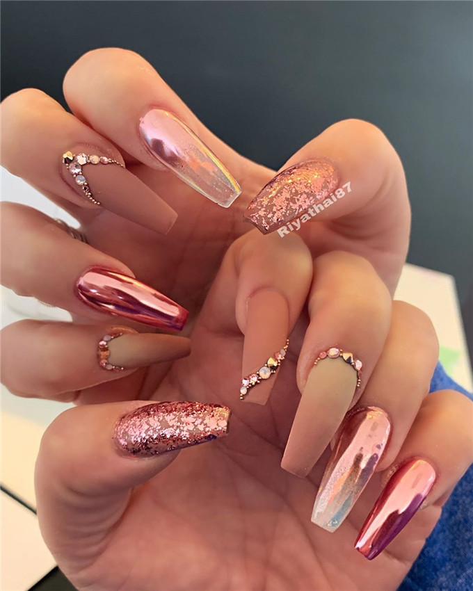 Coffin nails;nailstrend;2020nails;nailscolor