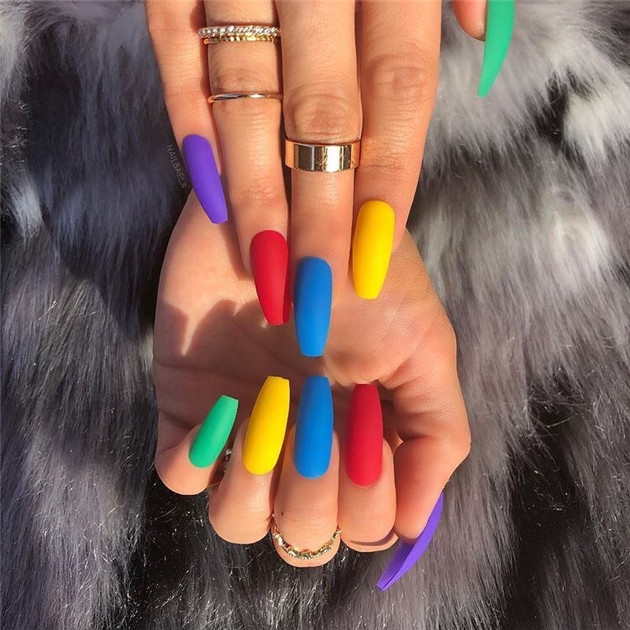 rainbownail;nailtrend