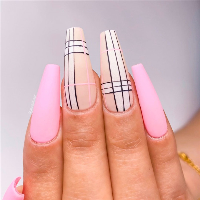 Coffin nails;nailstrend;2020nails;nailscolor