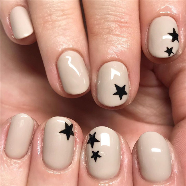 starnail;nailtrend