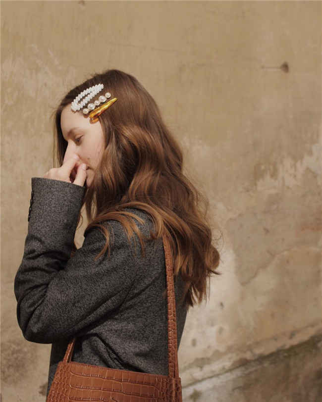 hairclips;hairpins 