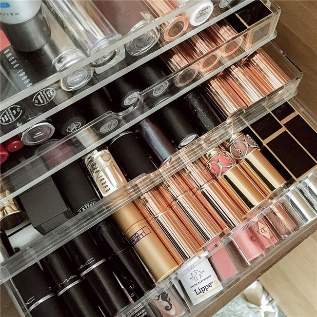 makeupstorage;