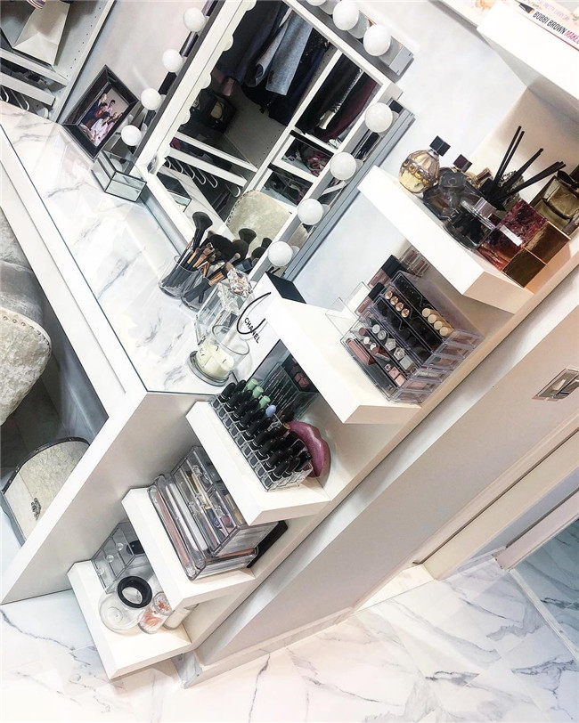 makeupstorage;