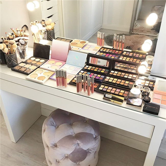 makeupstorage;