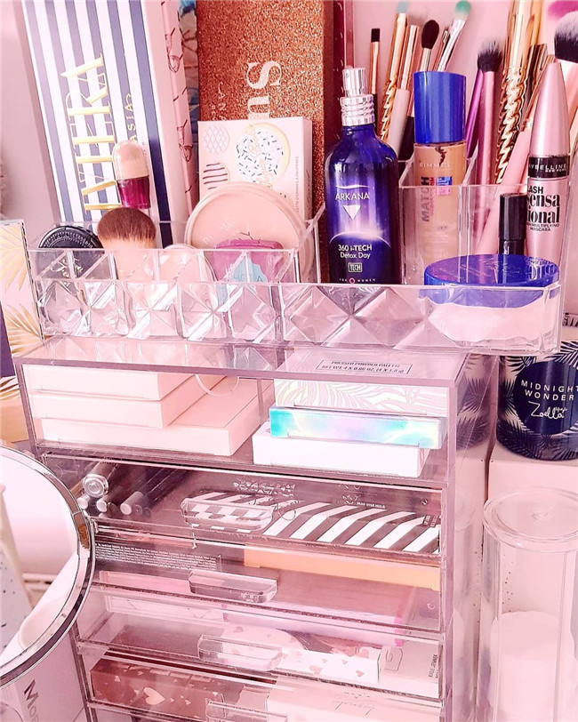 makeupstorage;