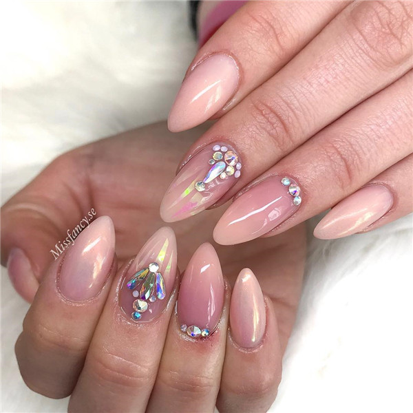  almondnail;acrylicnail