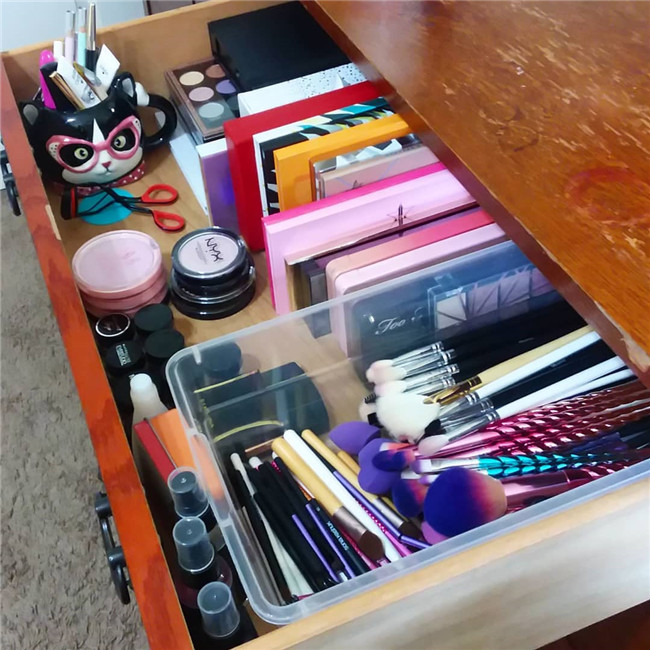 makeupstorage;