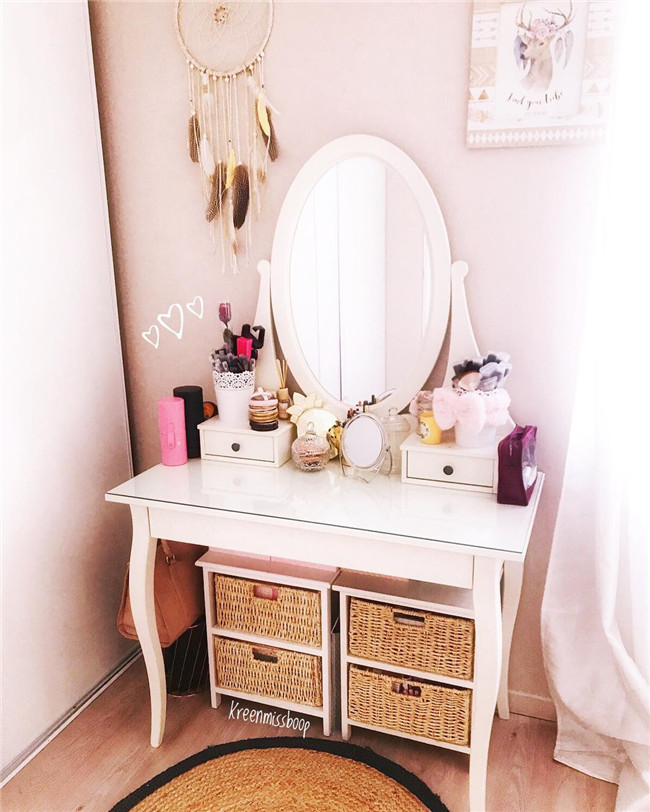 makeupstorage;